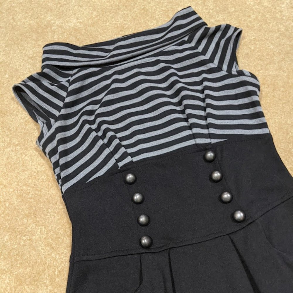 Speechless Wide Cowl Neck Dress Gray & Black Striped w Buttons - Picture 4 of 6